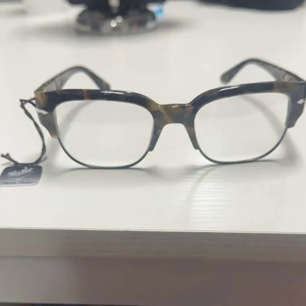 Persol Tortoise Shell Glasses/Sunglasses